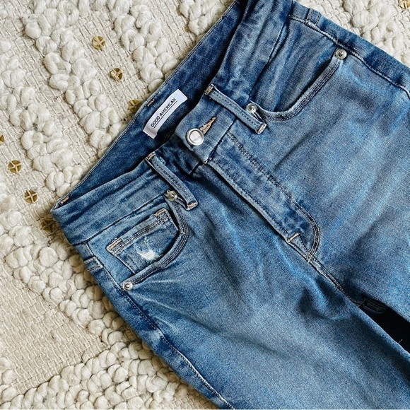 Good American Good Legs Crop Jean - Picture 9 of 10